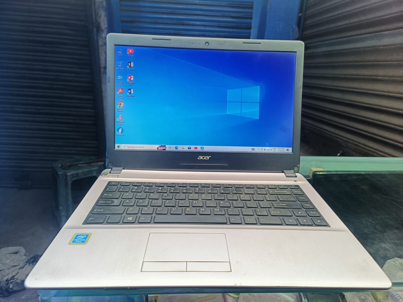 Olds Acer Laptop Pentium Gold/7th generation/4g.b/500 g.b