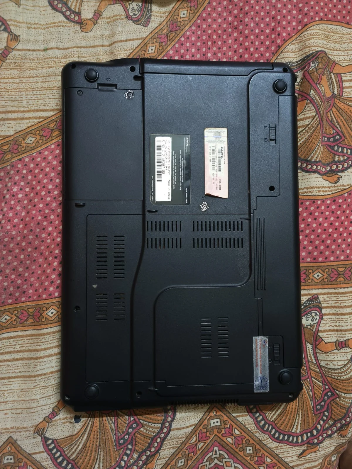 HCL LAPTOP i5/2ND/4G.B/500G.B HDD