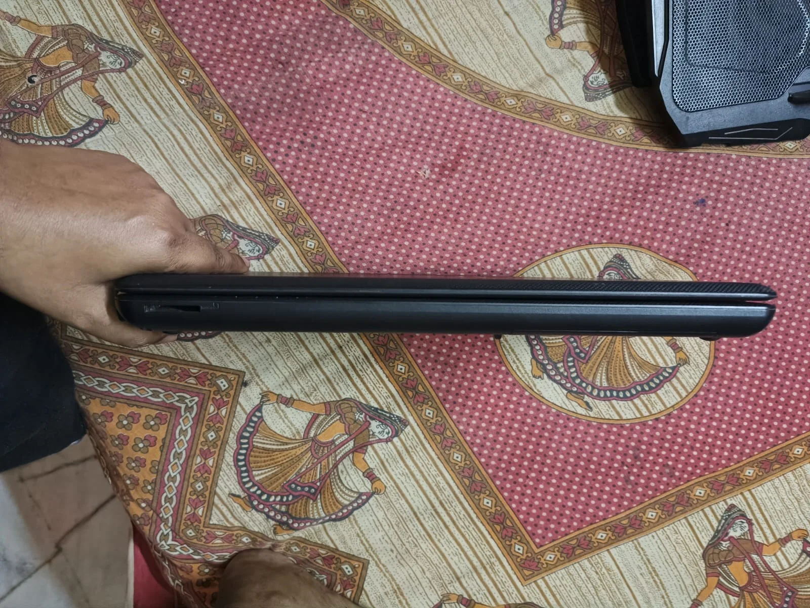 HCL LAPTOP i5/2ND/4G.B/500G.B HDD