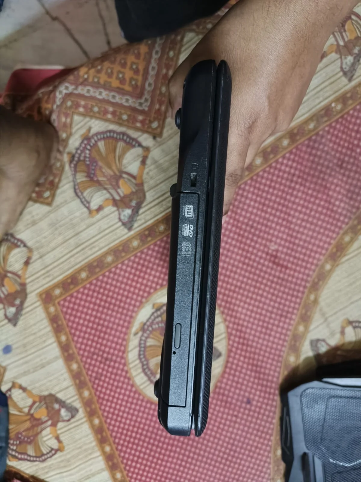 HCL LAPTOP i5/2ND/4G.B/500G.B HDD